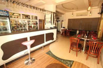 Hotel Saikripa Imperial Daman Ngoại thất bức ảnh