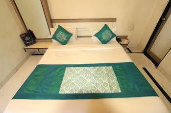 Hotel Saikripa Imperial Daman Ngoại thất bức ảnh